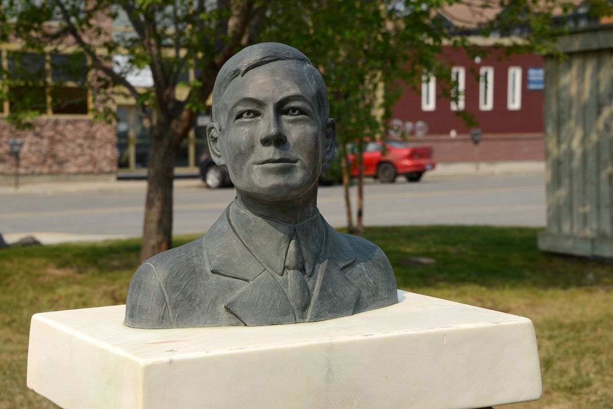 09B Statue Of Robert Service In Front Of The Yukon Visitor Information Centre In Whitehorse Yukon